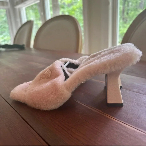 Versace La Medusa Shearling Sandals - Picture 9 of 10